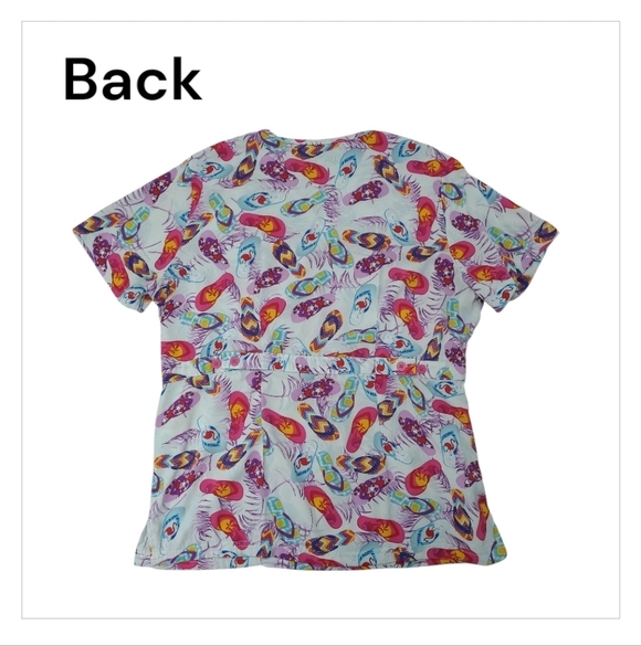 UA FLEX Lavendar Flip Flop Print Scrub Top Size Medium - Picture 5 of 8